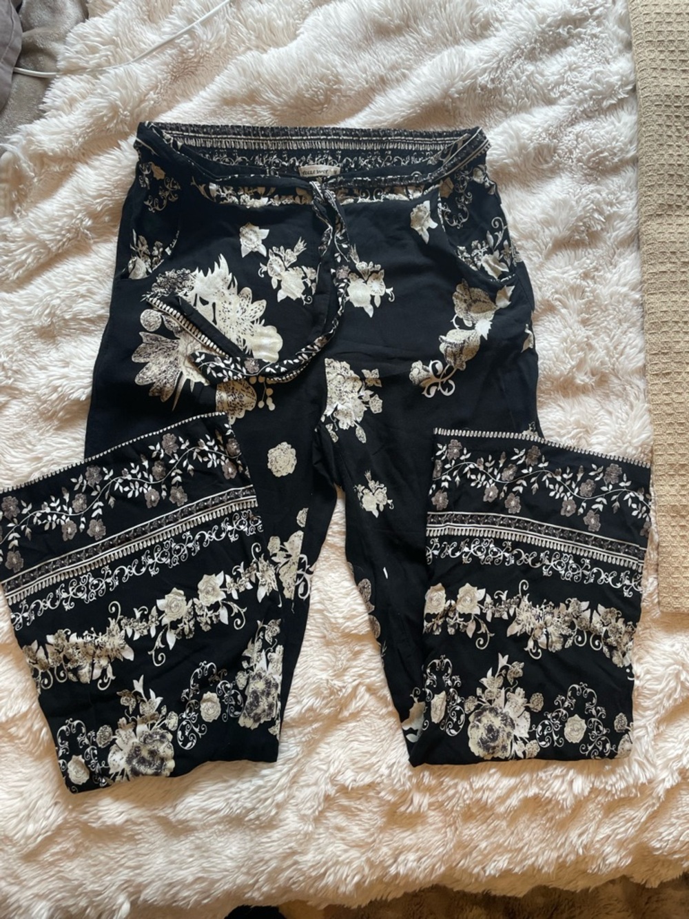 BREEZE EVER Black Floral Wide-Leg Women's Pants